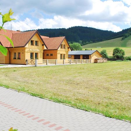 Apartmany Velke Karlovice Bagian luar foto