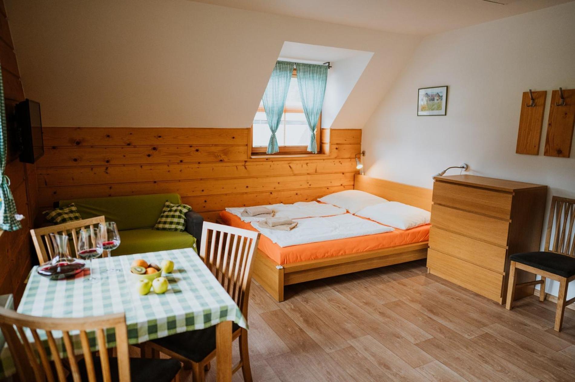 Apartmany Velke Karlovice Bagian luar foto