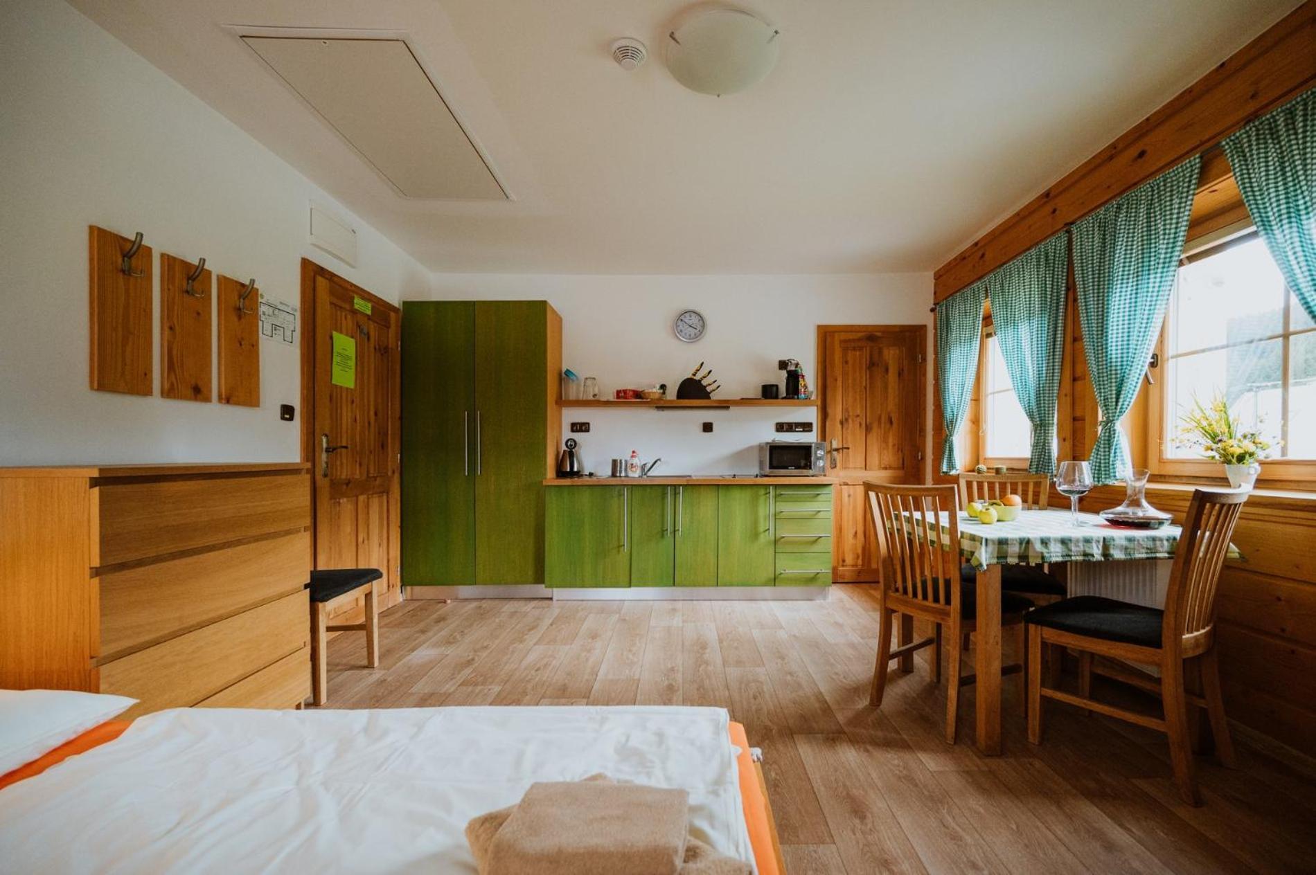 Apartmany Velke Karlovice Bagian luar foto